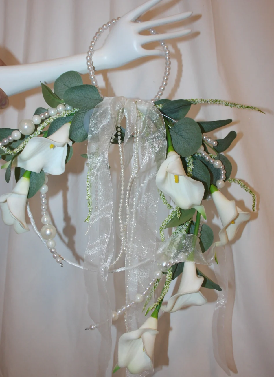 10221 Brautstrauss Rondellstrauss Calla viele Perlen - Image 2