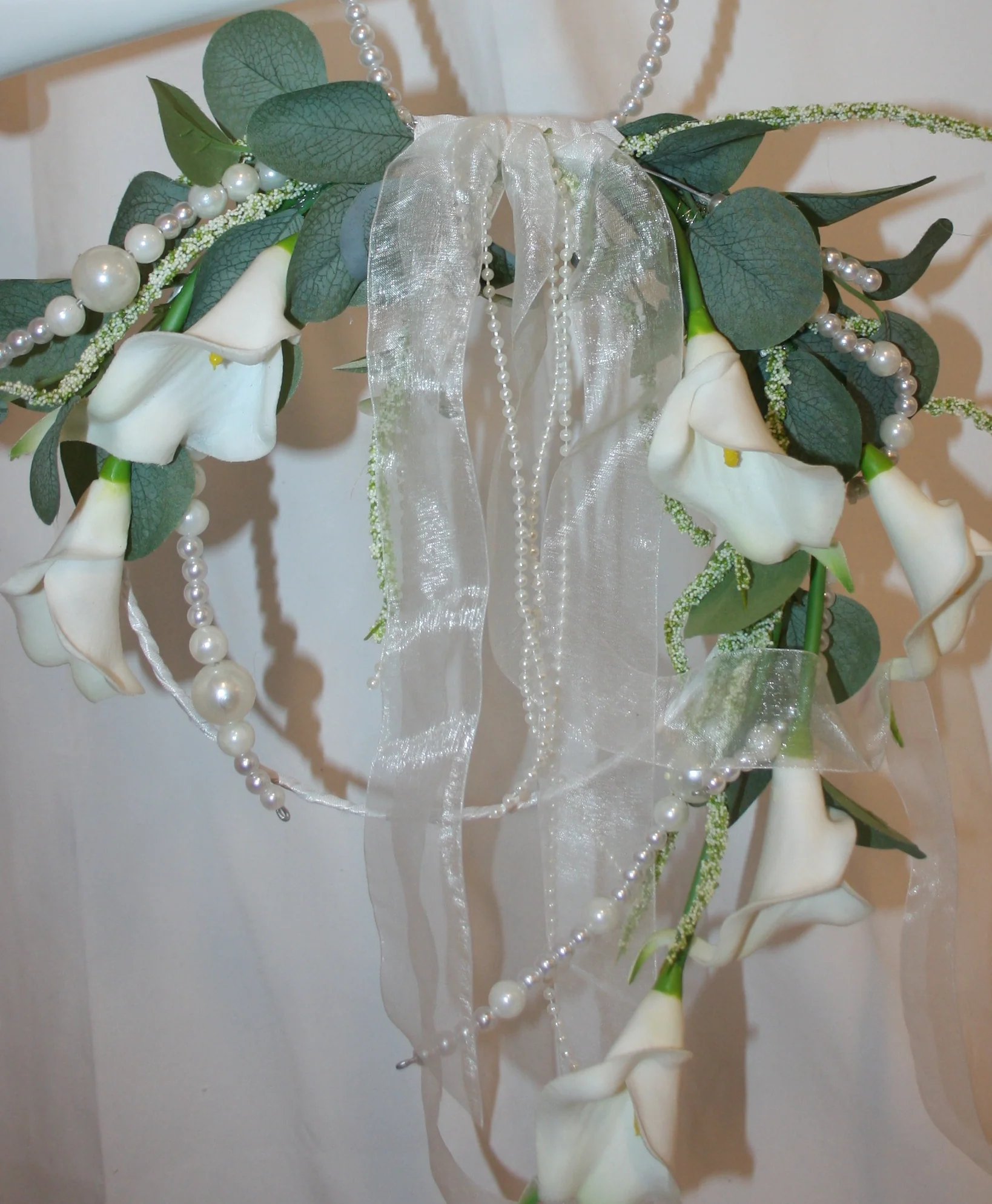10221 Brautstrauss Rondellstrauss Calla viele Perlen - Image 3