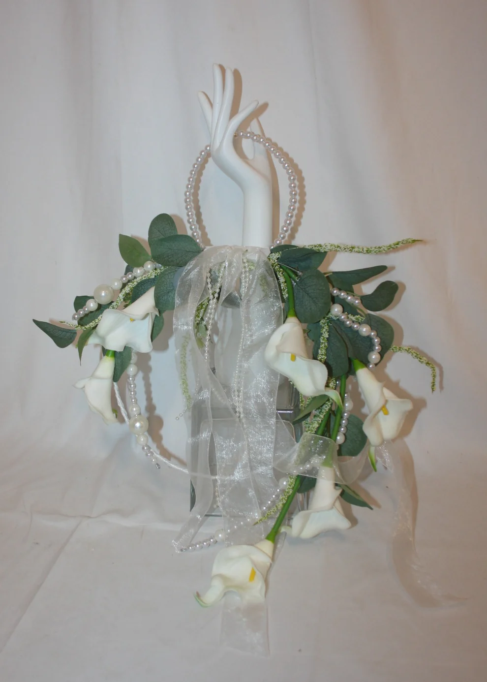 10221 Brautstrauss Rondellstrauss Calla viele Perlen - Image 4