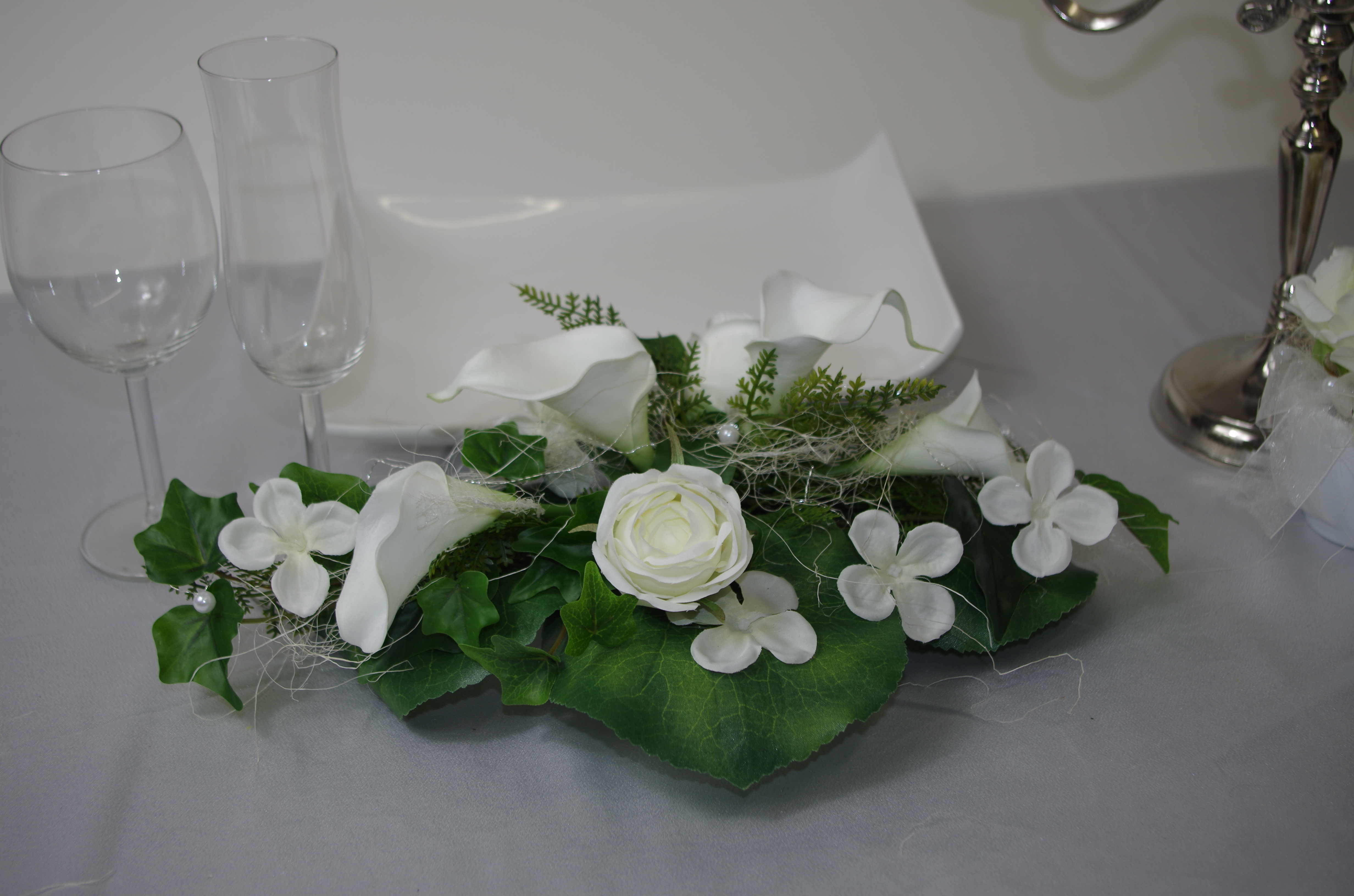 3008 kleines Gesteck Callas und Rosen Linie - Image 3