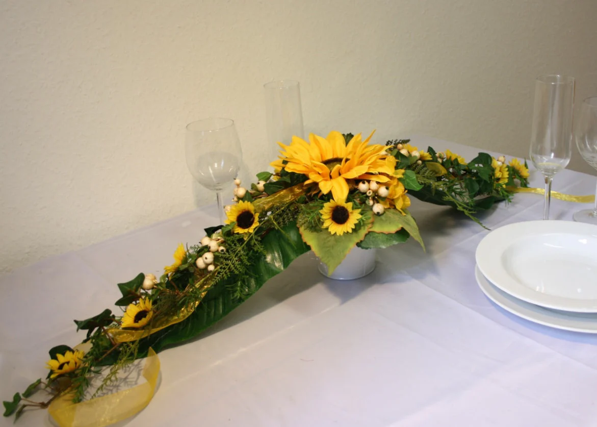 3063 Tischgesteck Sonnenblumen