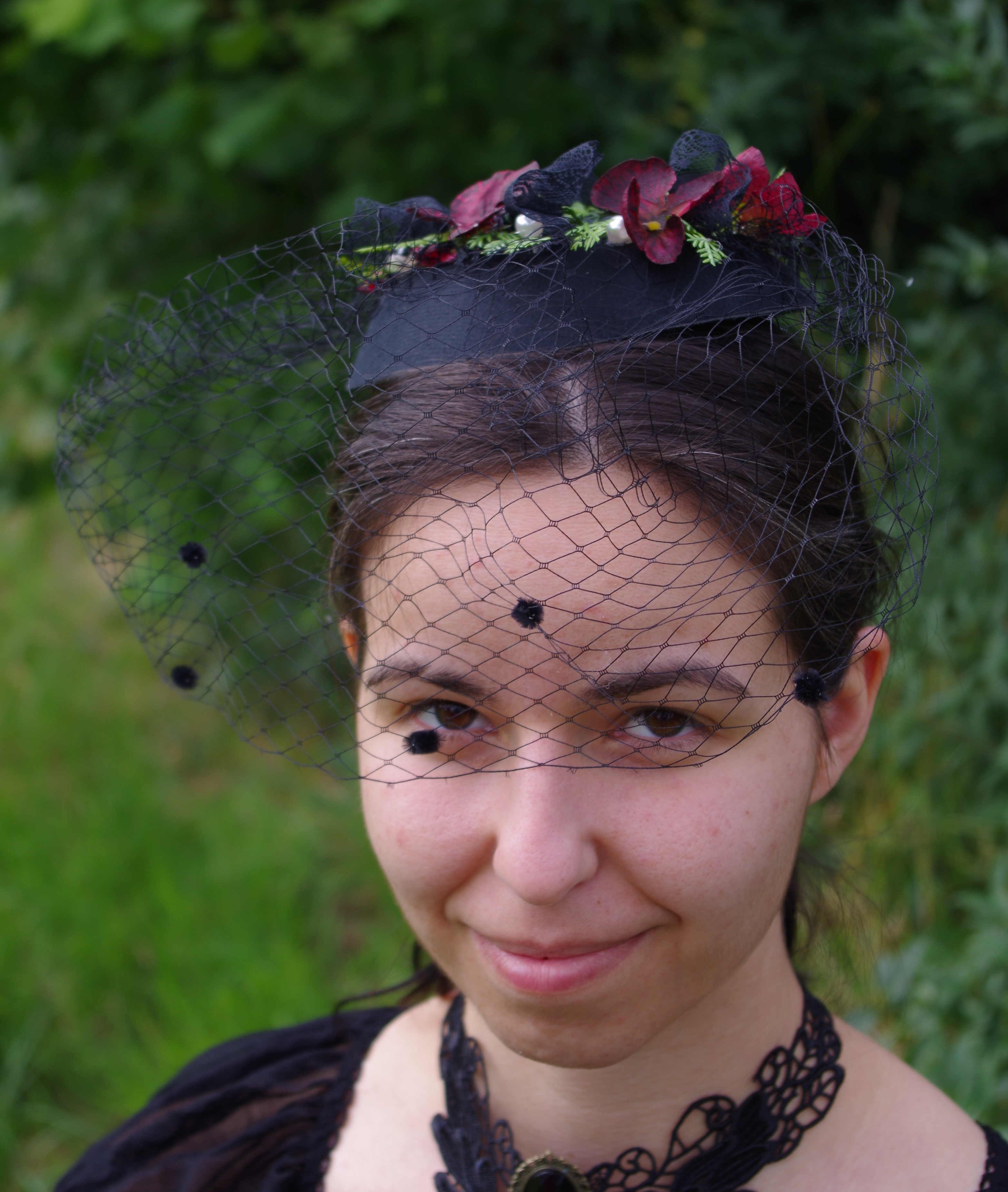 4016 Haarschmuck Gotic Fascinator schwarz - Image 4