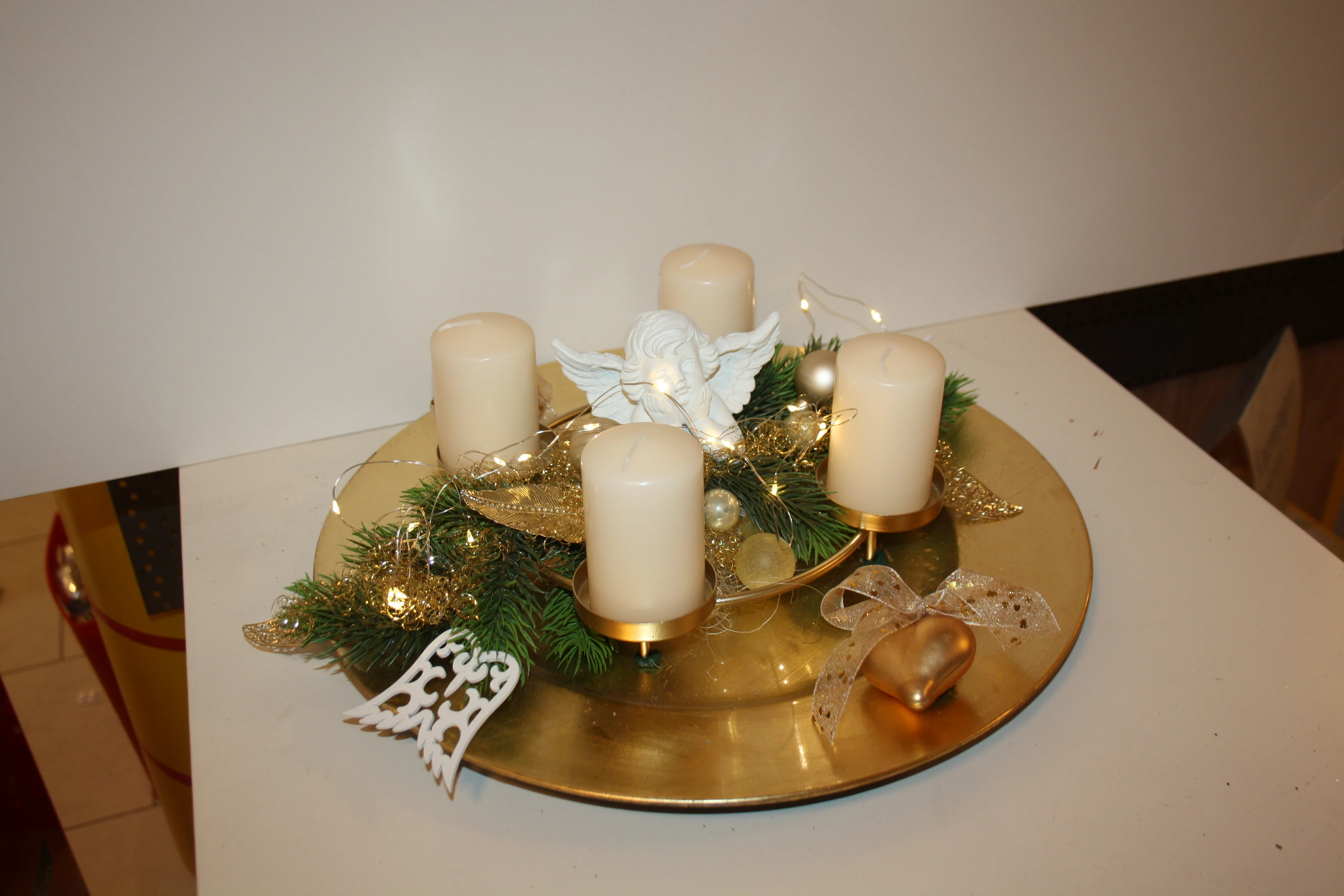 8051 Teller Advent creme mit goldenem Kranz und Engel - Image 2