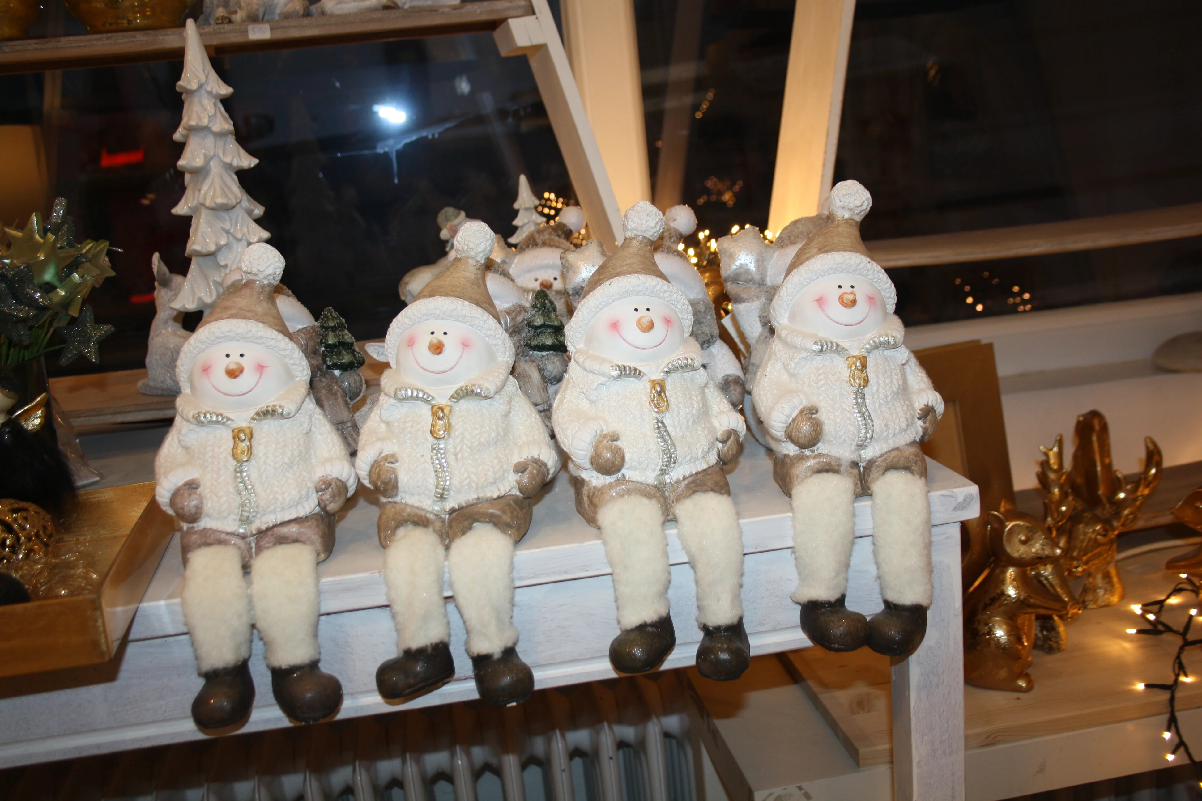 8053 Schneemann cremegold Kantenhocker - Image 2