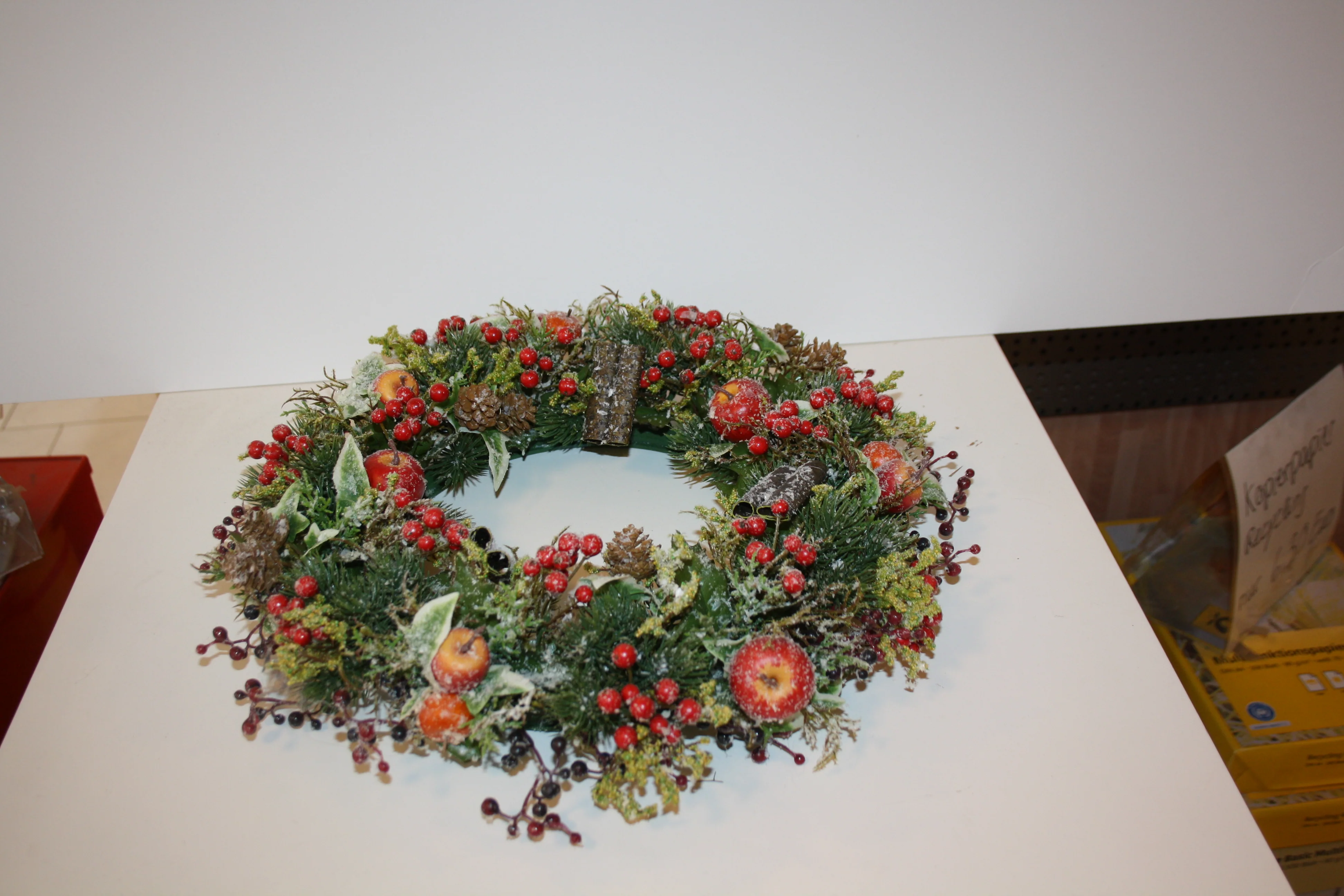 8074 Früchtekranz 30cm beschneit - Image 3