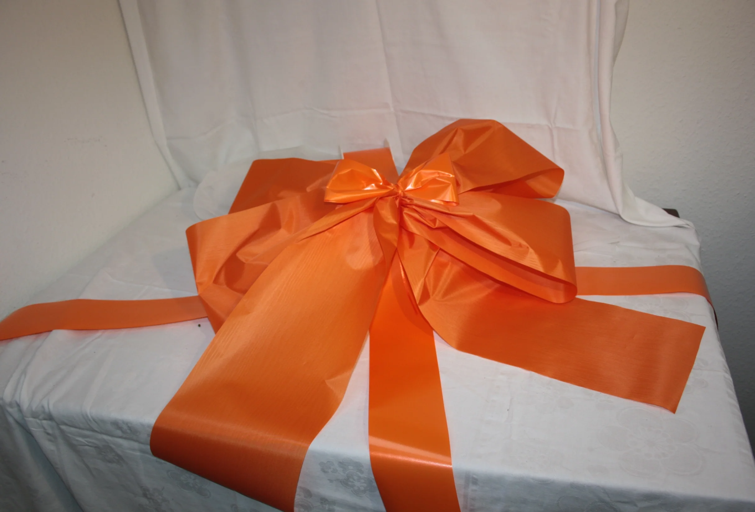 9006  Geschenkschleife Auto orange - Image 2