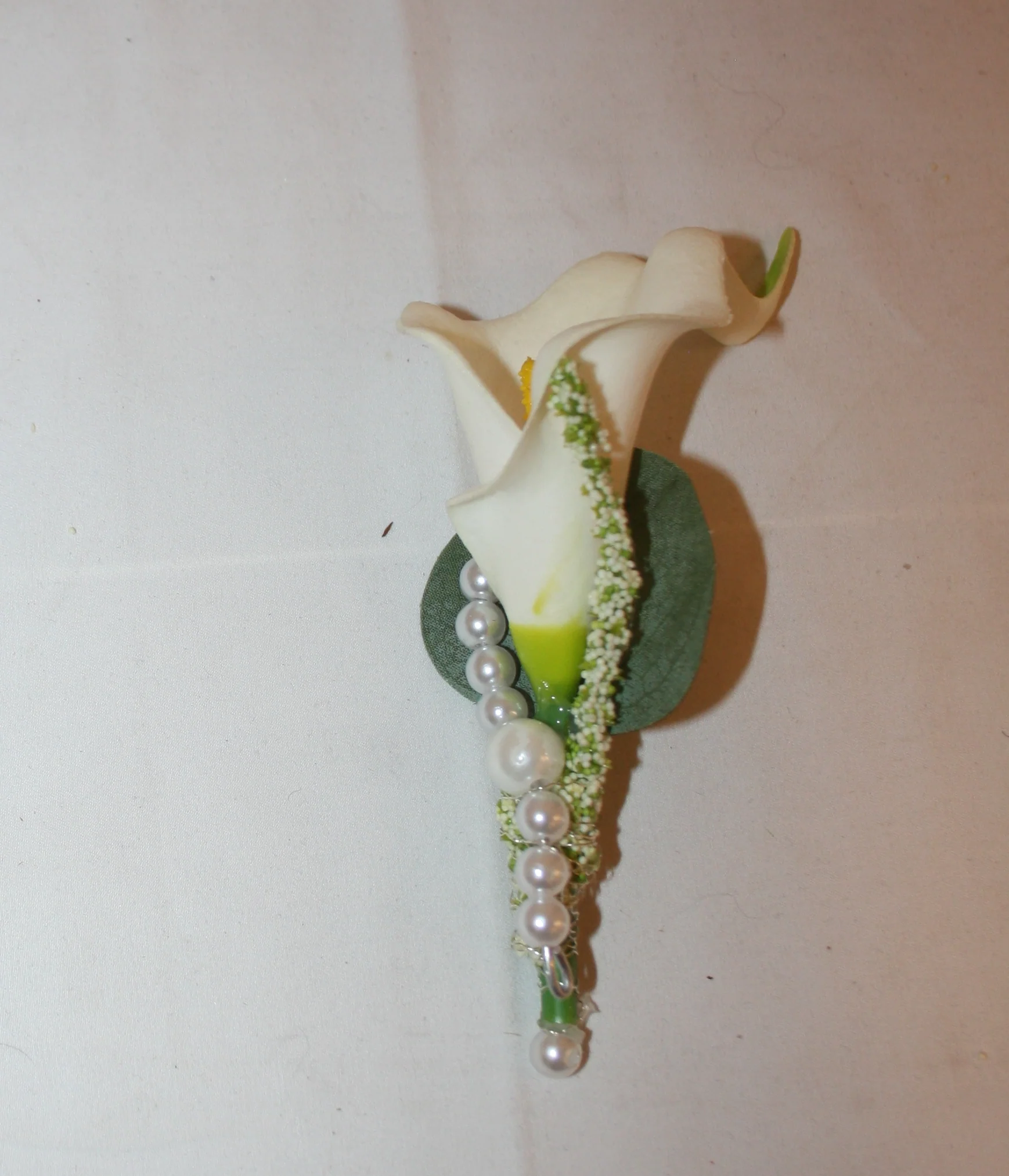 Anstecker Calla Perlentraum