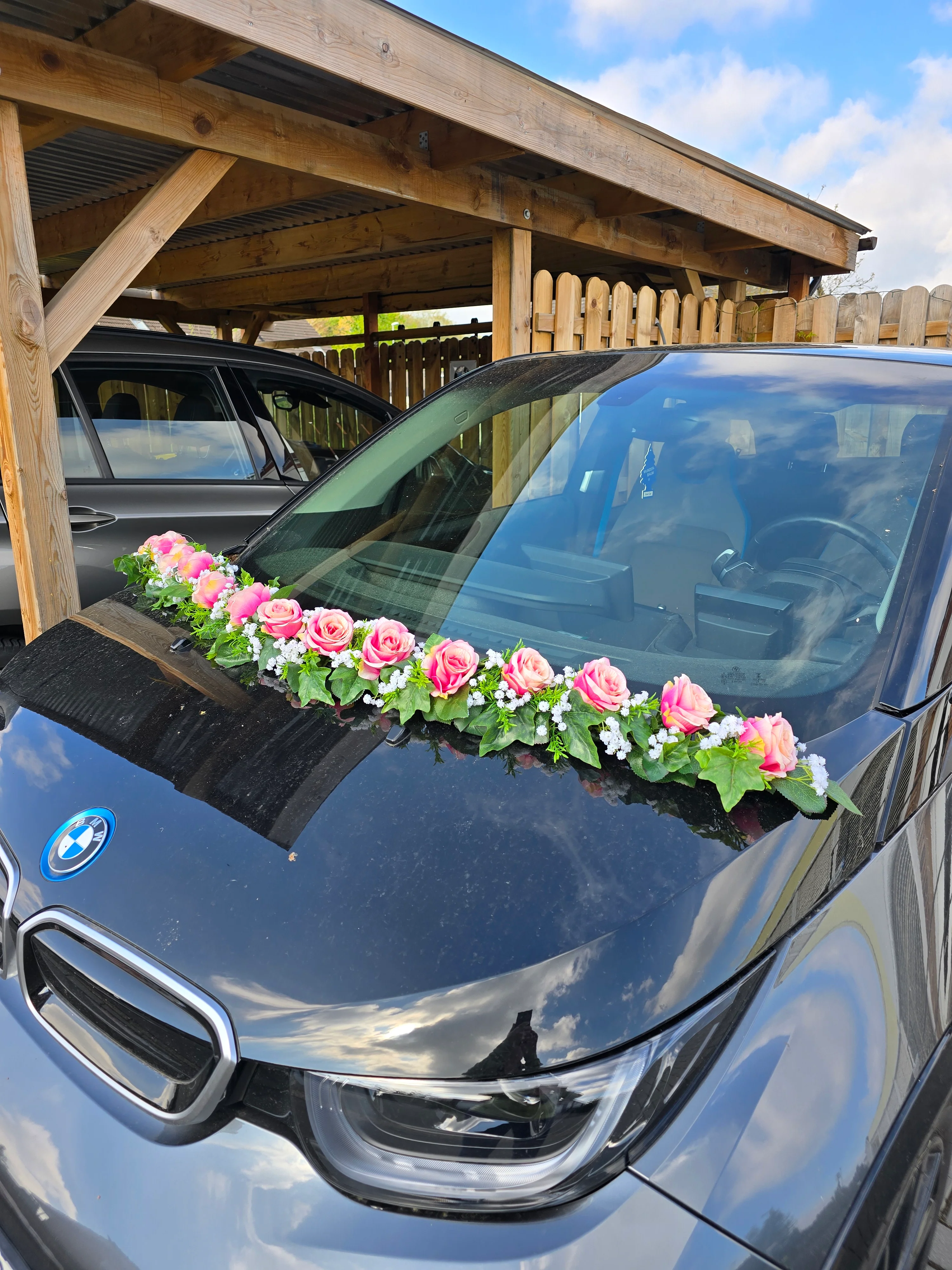 Autogirlande Hochzeit Rosen mit Schleierkraut, Autodekoration für festliche Anlässe - Image 5
