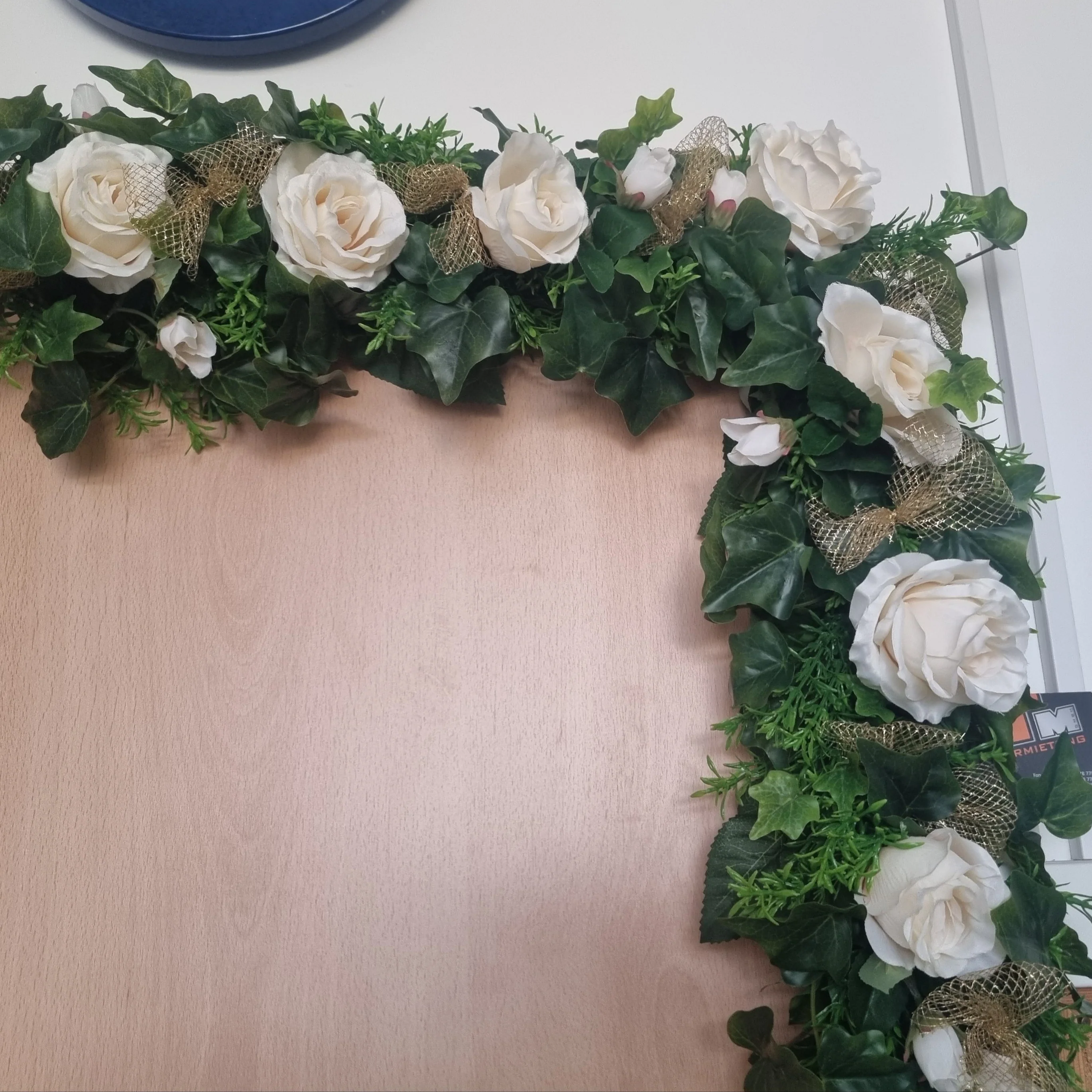 Girlande creme  mit Schleifen in gold - Image 3