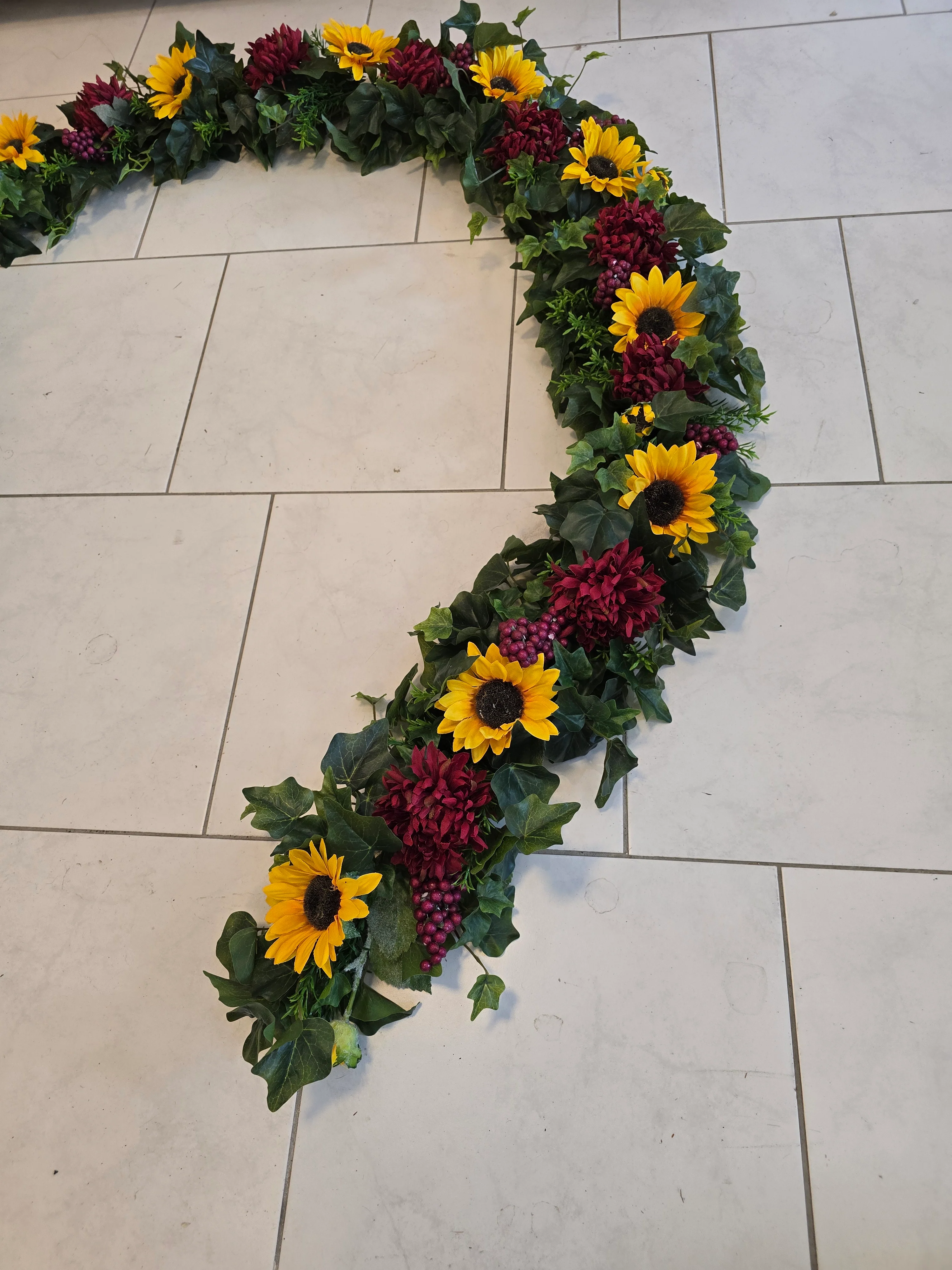 Girlande für die Hochzeits Dekoration ihrer Kutsche mit Sonnenblumen - Image 4