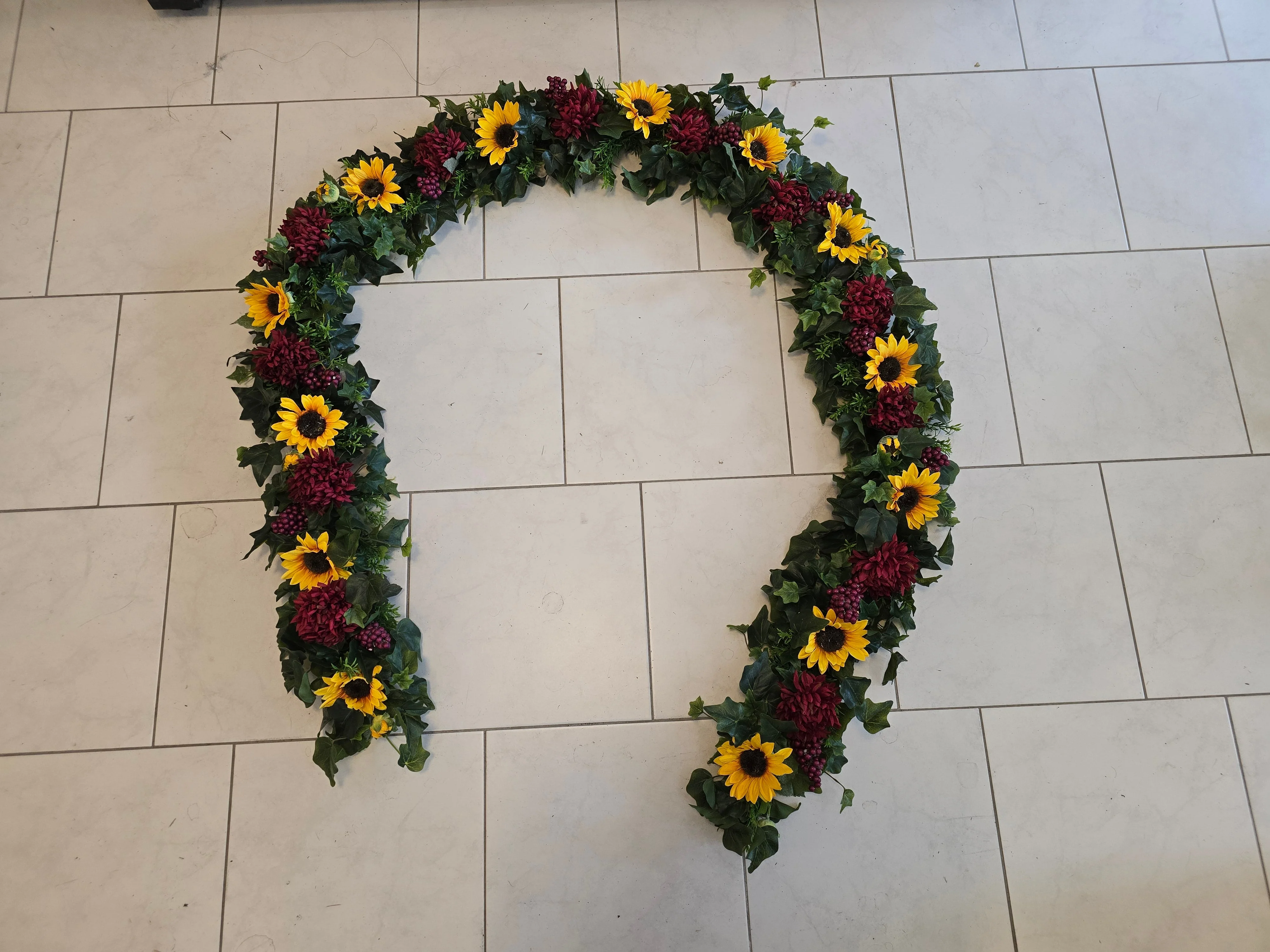 Girlande für die Hochzeits Dekoration ihrer Kutsche mit Sonnenblumen - Image 5