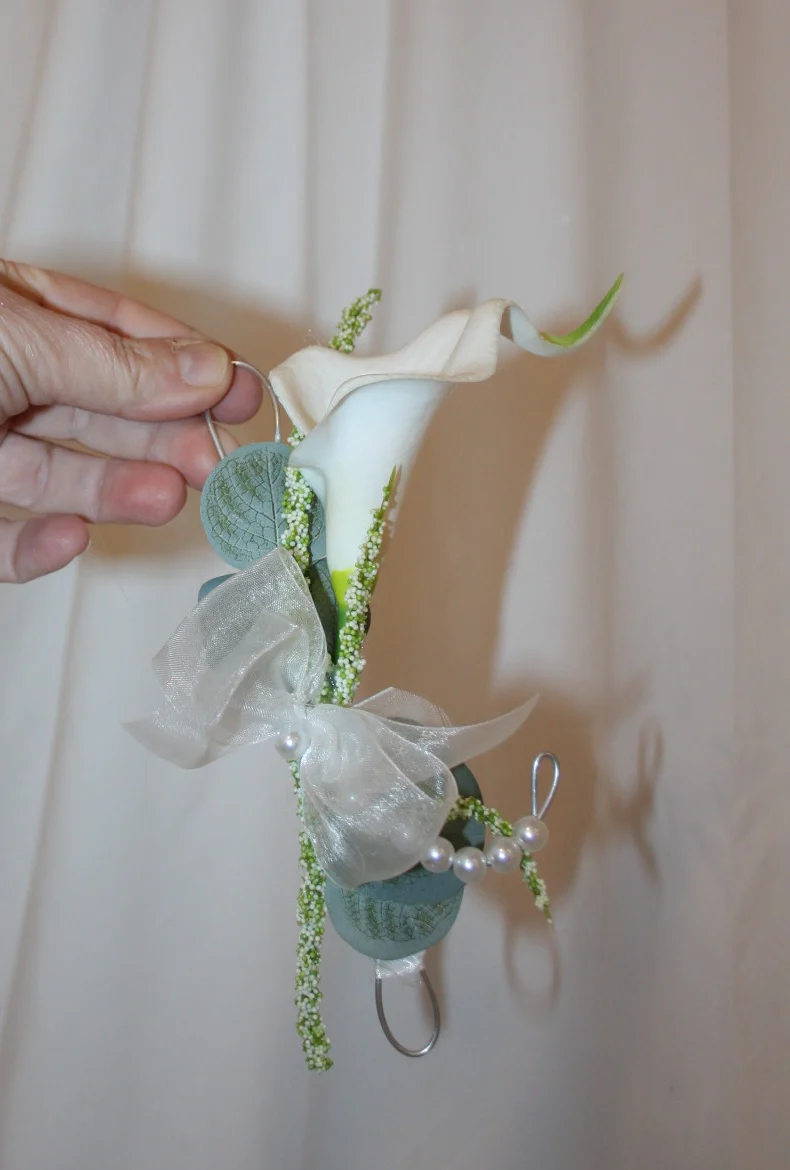 Handgelenkstrauss Calla Perlentraum - Image 2