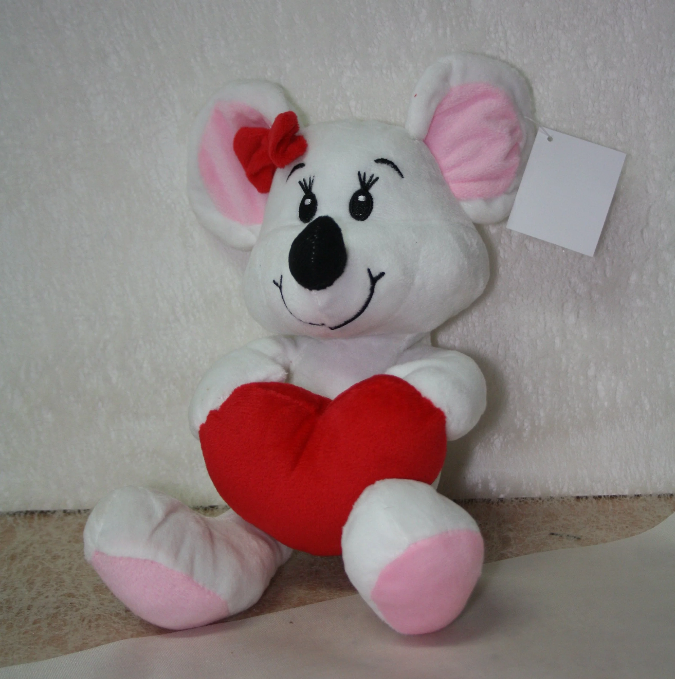 Kuschelmaus mit Herz 23cm in weiss und grau - Image 3