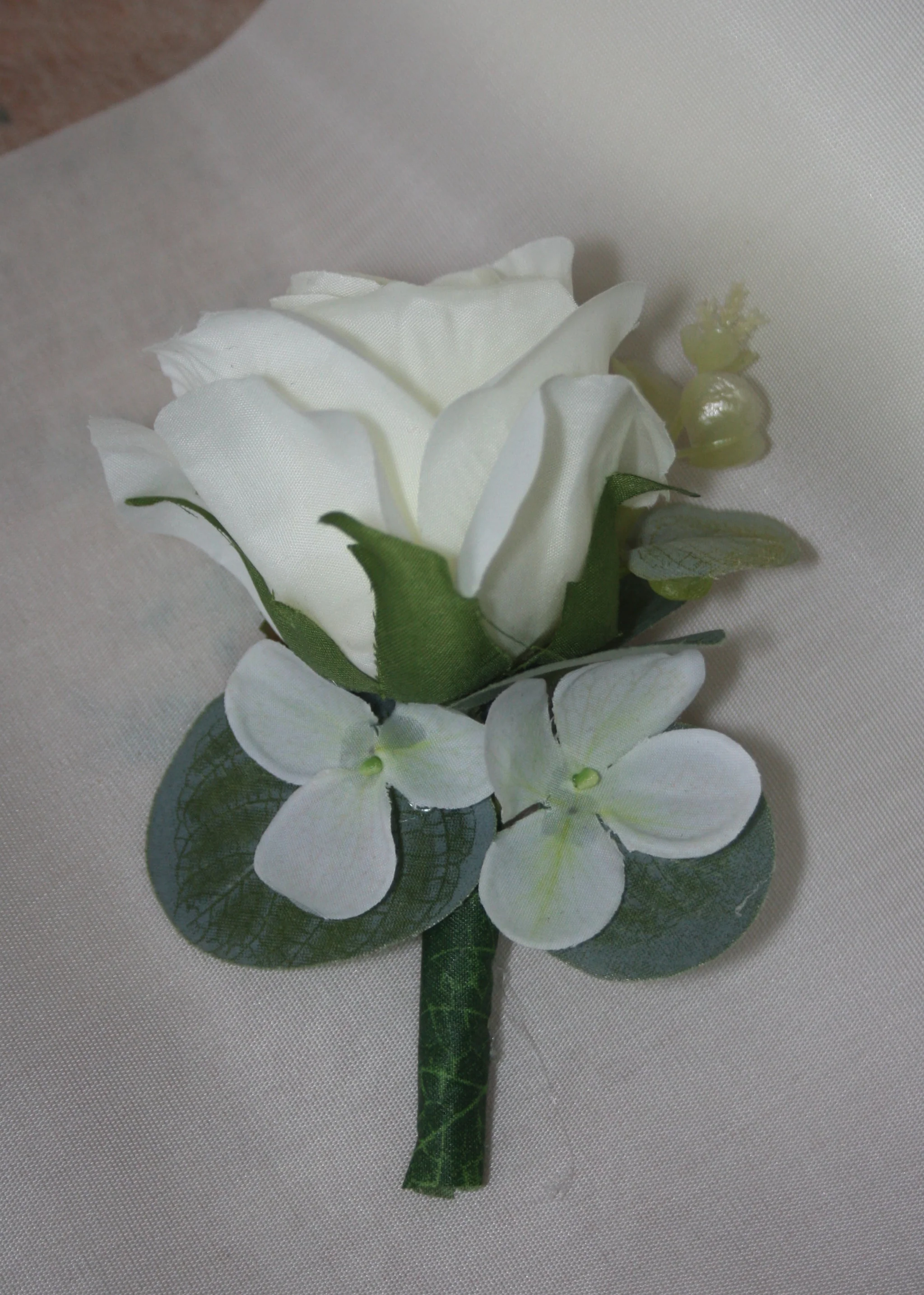 Revers Anstecker Rose mit Eukalyptus