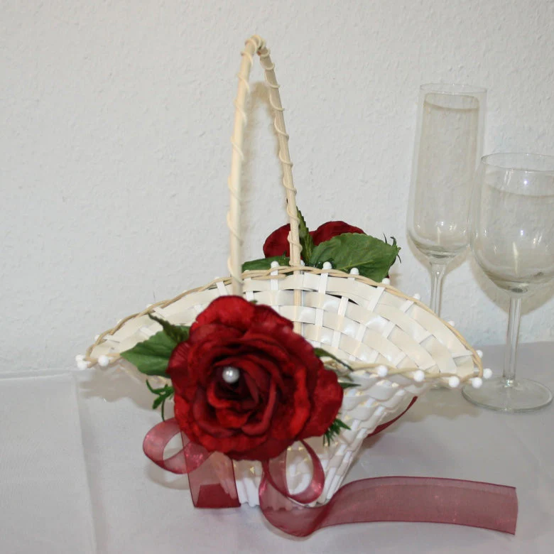 Streukorb mit grosser Rose