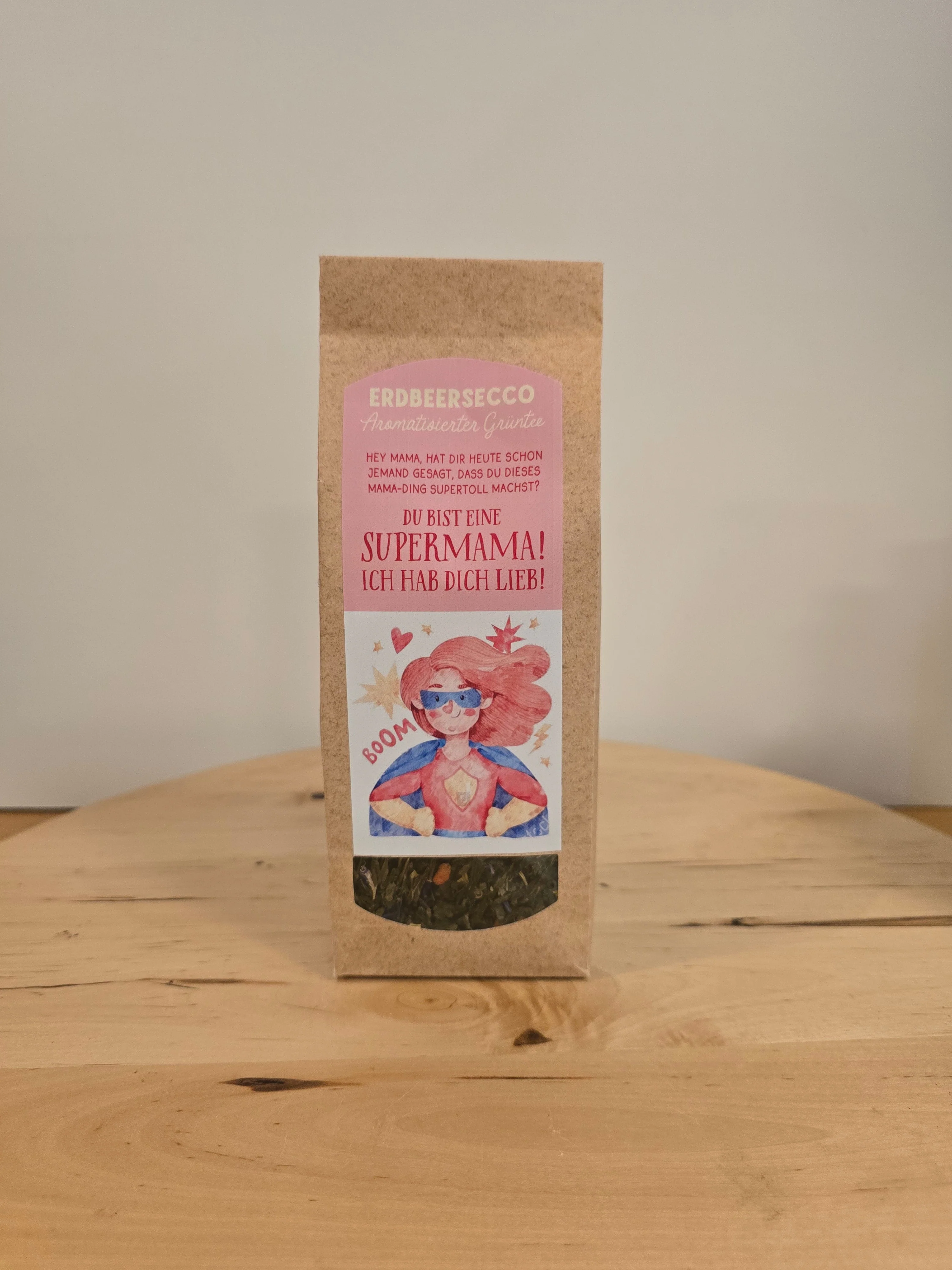 Supermama Tee mit Erdbeer - Image 4