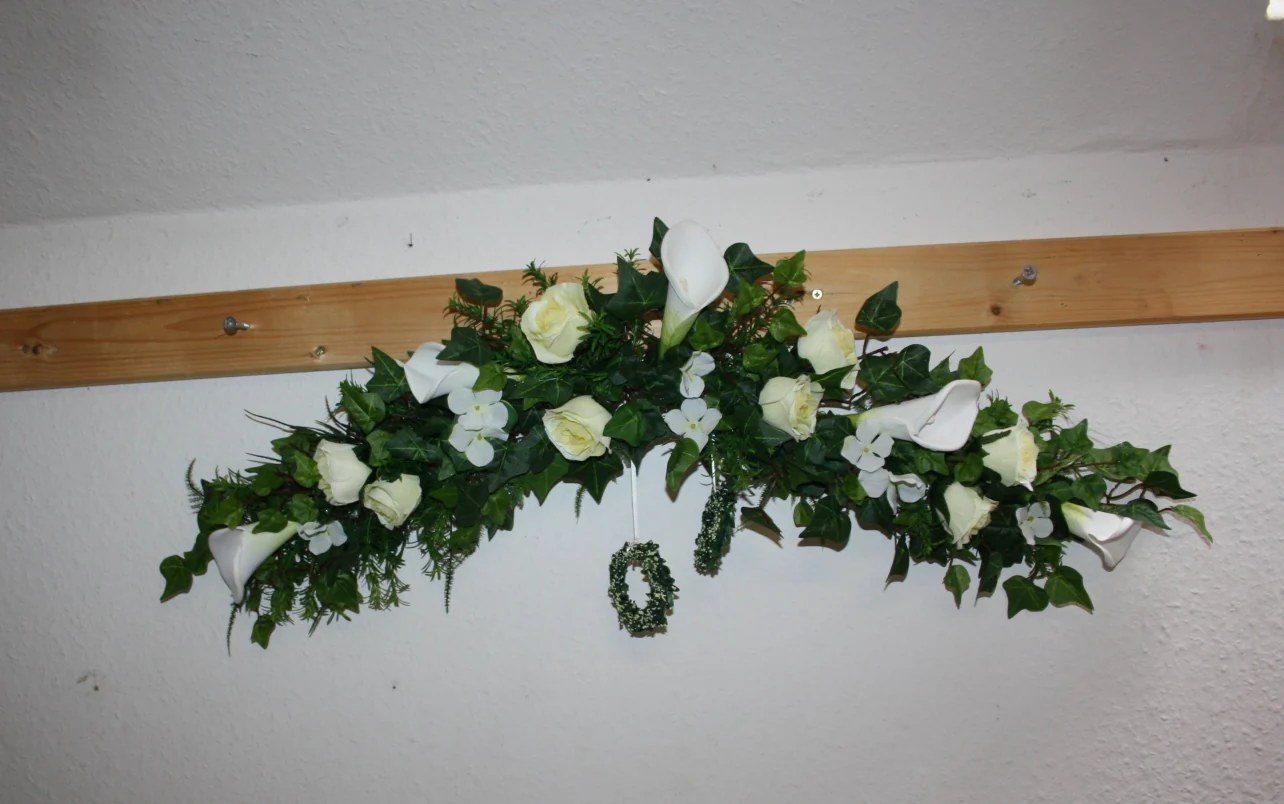 Türbogen Hochzeit Rosen und Callas - Image 3
