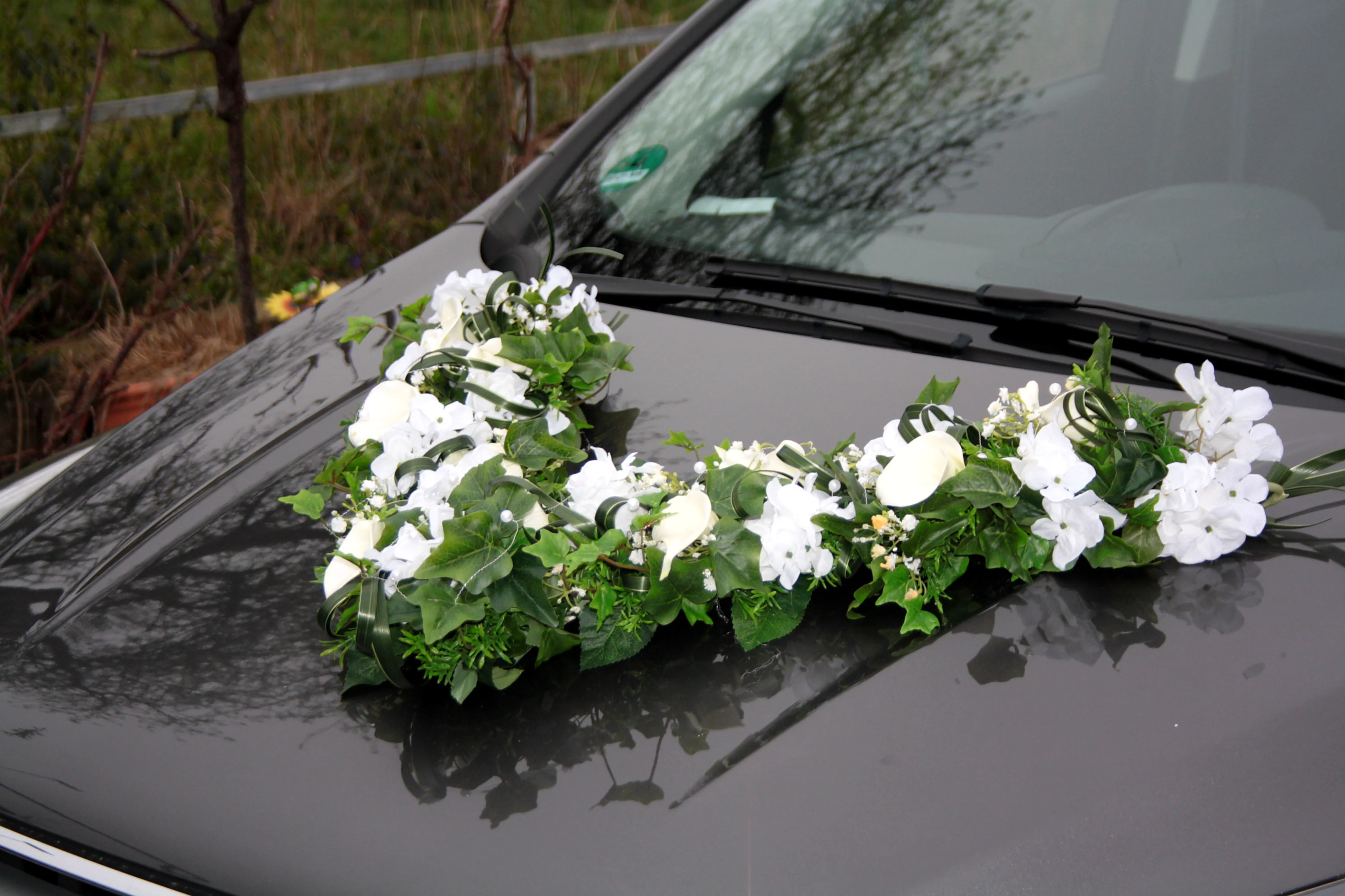 Brautauto Dekoration: V-Girlande Callas Pur (Gr 1) - Image 3