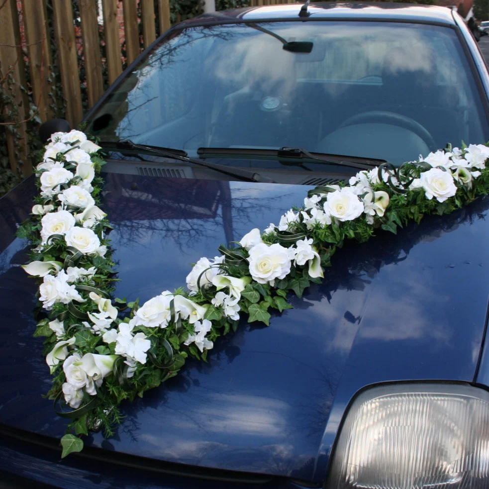 Autoschmuck zur Hochzeit: V-Girlande Callas Pur (Gr 2)